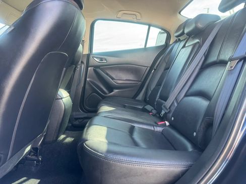Used 2018 MAZDA MAZDA3 Touring FWD image 24