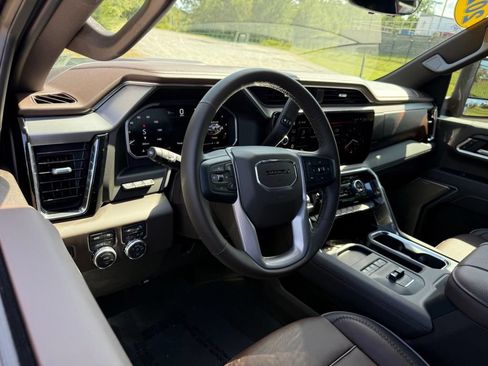 Certified 2026 GMC Sierra 2500 Denali w/ Denali Reserve Package AWD/4WD image 4