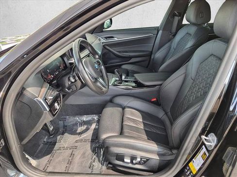 Used 2021 BMW 530i xDrive w/ M Sport Package AWD/4WD image 18