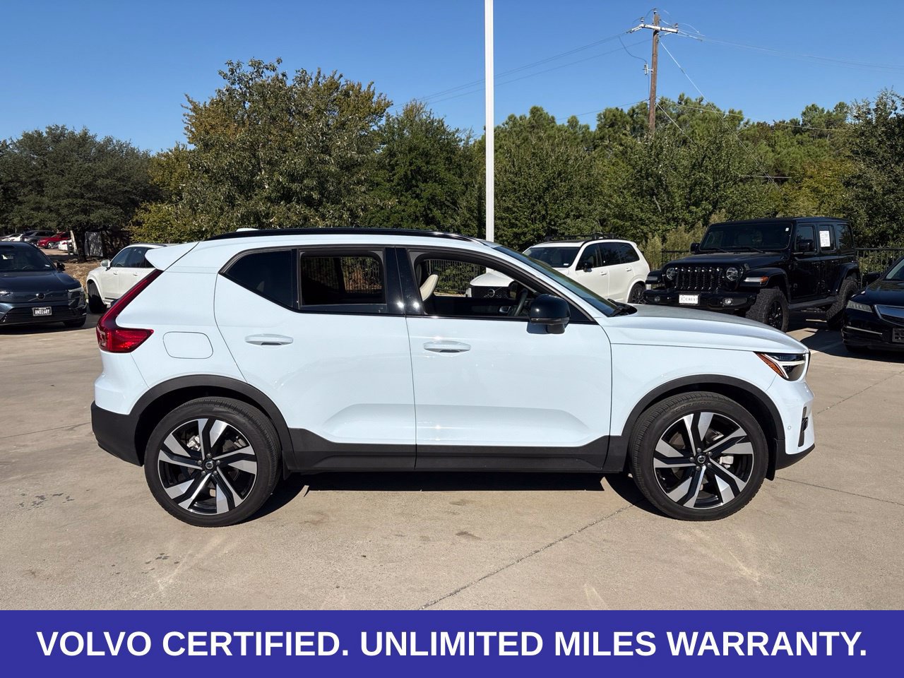 Certified 2024 Volvo XC40 B5 Plus w/ Protection Package Premier AWD/4WD image 6