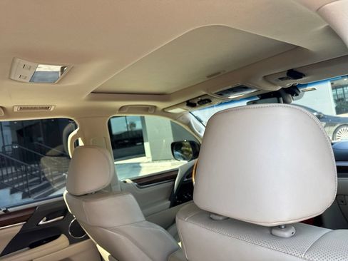 Used 2021 Lexus LX 570 4WD w/ Luxury Package image 5