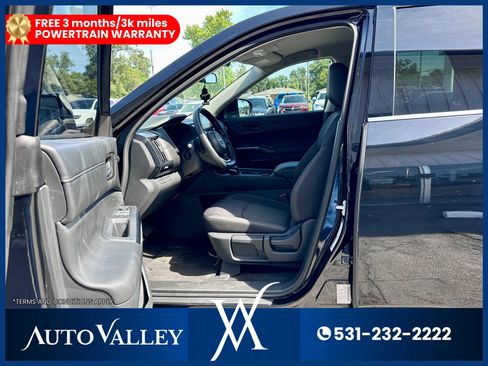 Used 2024 Nissan Pathfinder S image 12