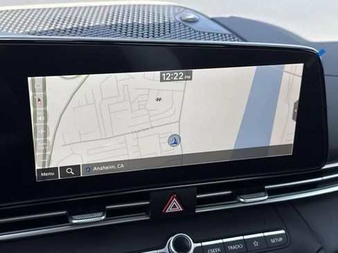 New 2025 Hyundai Elantra Limited image 13