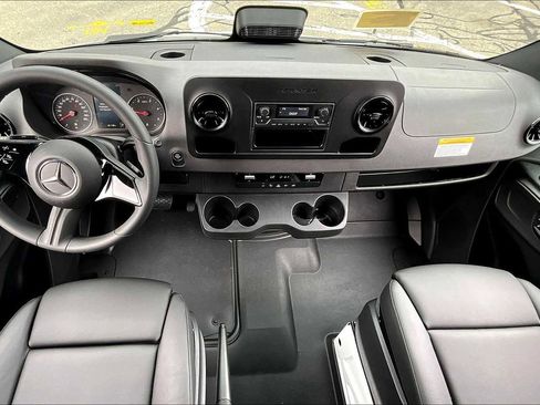 New 2025 Mercedes-Benz Sprinter 2500 image 7