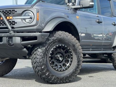 Used 2022 Ford Bronco Badlands image 2