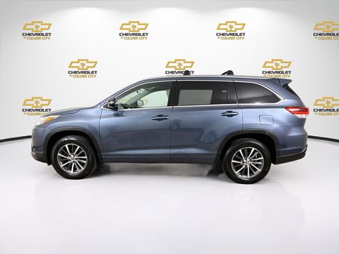 Used 2018 Toyota Highlander XLE FWD image 5