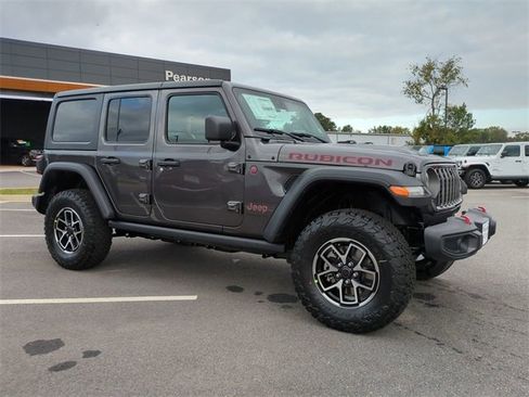 Used 2024 Jeep Wrangler Unlimited Rubicon w/ Technology Group image 2
