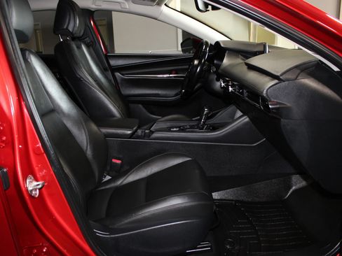 Used 2019 MAZDA MAZDA3 Sedan w/ Preferred Package FWD image 29