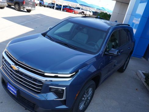 New 2026 Chevrolet Traverse LT w/ LPO, Floor Liner Package image 12