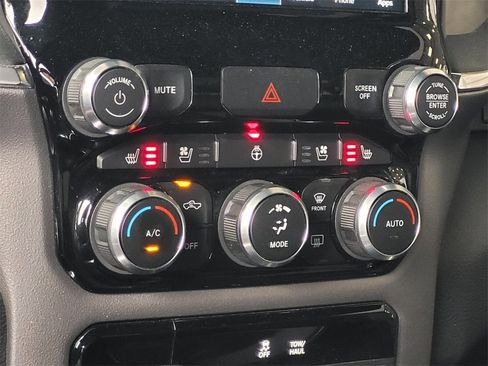 Used 2024 RAM 1500 Laramie image 21