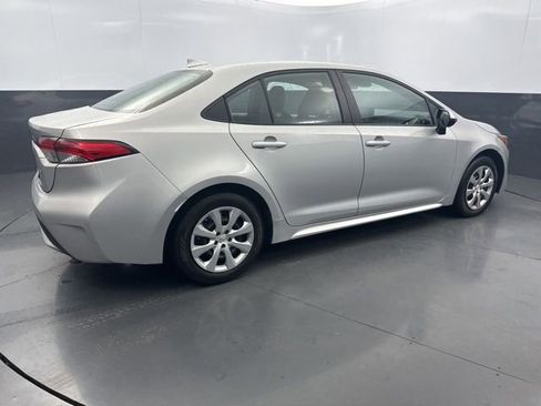 Used 2022 Toyota Corolla LE image 8