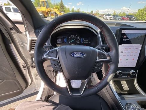 Used 2024 Ford Edge ST-Line w/ Class II Trailer Tow Package AWD/4WD image 15