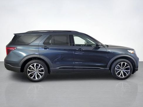 Certified 2022 Ford Explorer ST-Line AWD/4WD image 2