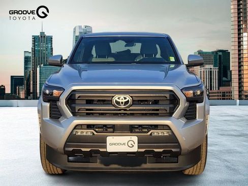 Used 2025 Toyota Tacoma SR5 image 9