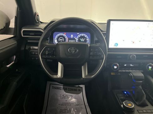 Used 2025 Toyota 4Runner Limited image 32