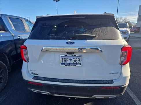 Used 2024 Ford Explorer XLT w/ Equipment Group 202A image 6