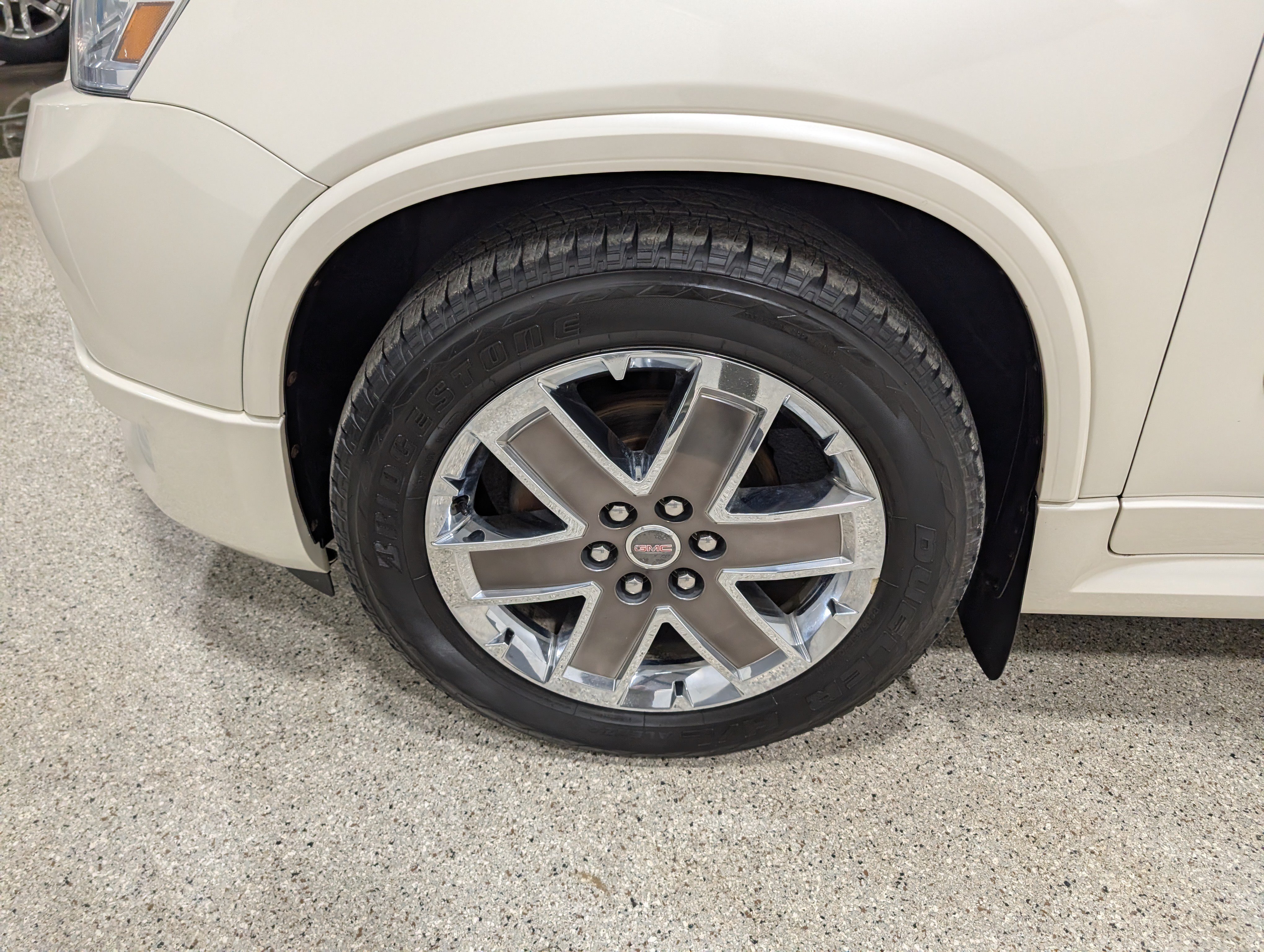 Used 2011 GMC Acadia Denali AWD/4WD image 9