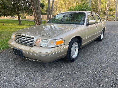 Used 2000 Ford Crown Victoria LX RWD image 11