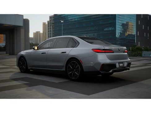 New 2025 BMW i7 eDrive50 w/ M Sport Package image 2