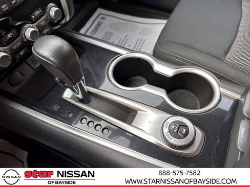 Used 2019 Nissan Pathfinder SV image 29