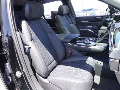 New 2025 Cadillac Escalade IQ Luxury 1 w/ Smart Trailering package image 12