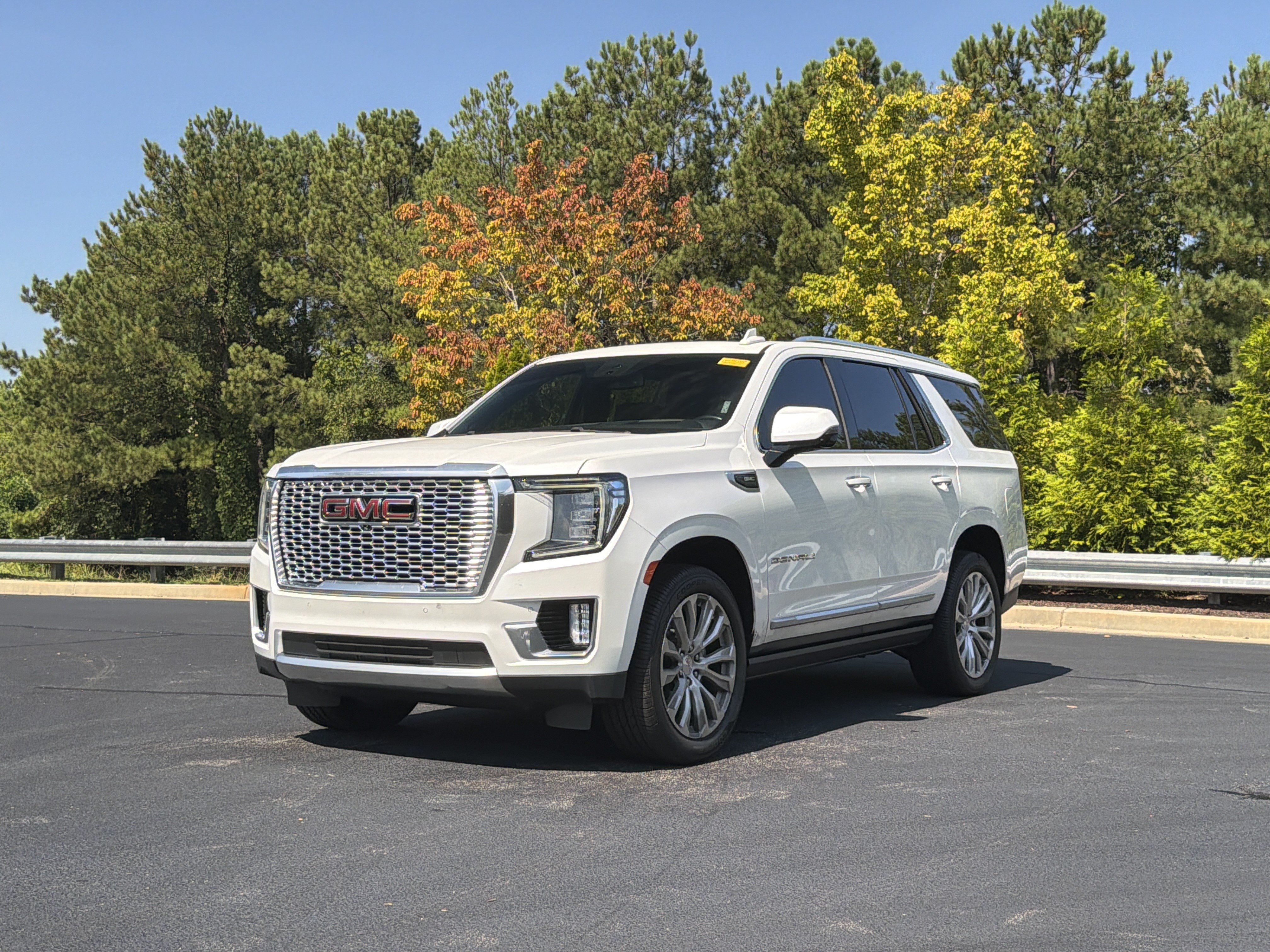 Used 2023 GMC Yukon Denali RWD image 11