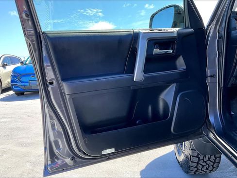 Used 2021 Toyota 4Runner SR5 Premium w/ Moonroof Package AWD/4WD image 27