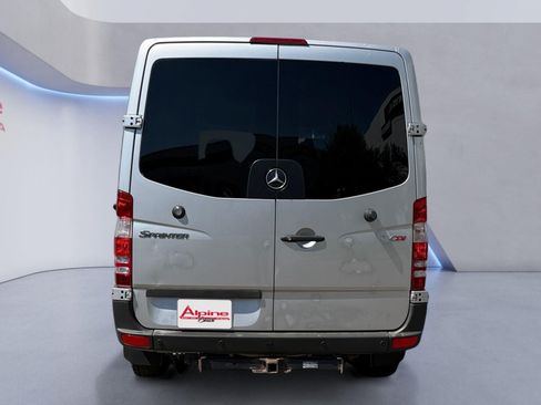 Used 2010 Mercedes-Benz Sprinter 2500 image 4