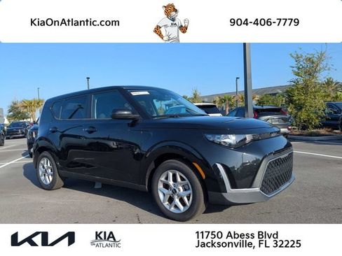 Used 2025 Kia Soul LX w/ LX Technology Package FWD image 1