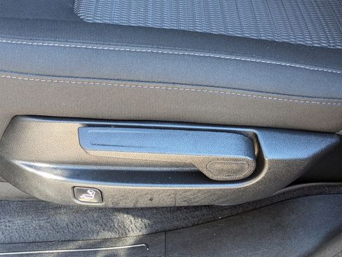 Used 2023 Kia Sorento LX image 17