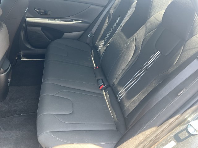 Certified 2025 Hyundai Elantra Sport FWD image 33
