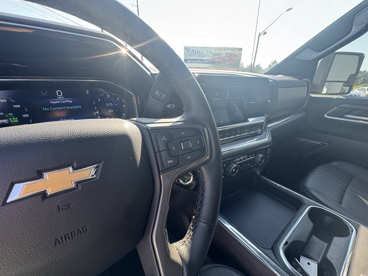 Used 2025 Chevrolet Silverado 3500 High Country w/ High Country Premium Package AWD/4WD image 17