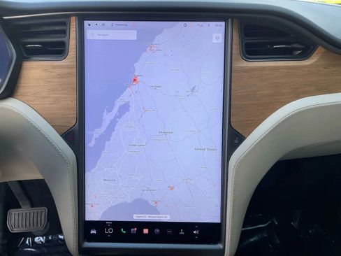 Used 2018 Tesla Model X 100D AWD/4WD image 33