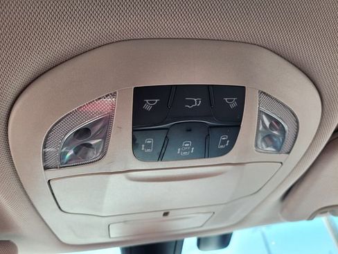 Certified 2018 Chrysler Pacifica Touring-L image 36