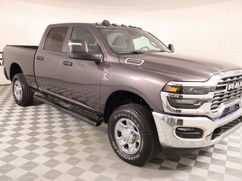 Used 2025 RAM 2500 Tradesman AWD/4WD image 1