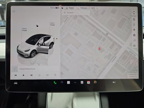 Used 2024 Tesla Model Y Long Range AWD/4WD image 10