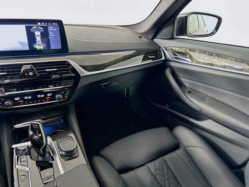 Certified 2023 BMW 530e xDrive w/ M Sport Package image 24