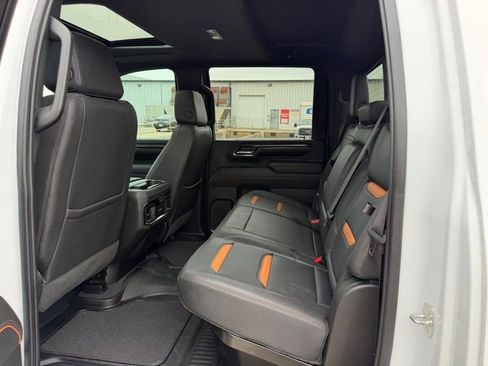 Used 2024 GMC Sierra 2500 AT4 w/ AT4 Premium Plus Package image 7