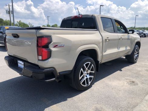 Used 2023 Chevrolet Colorado Z71 w/ Z71 Convenience Package 2 AWD/4WD image 24