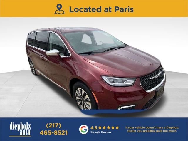 Used 2022 Chrysler Pacifica Limited FWD image 1