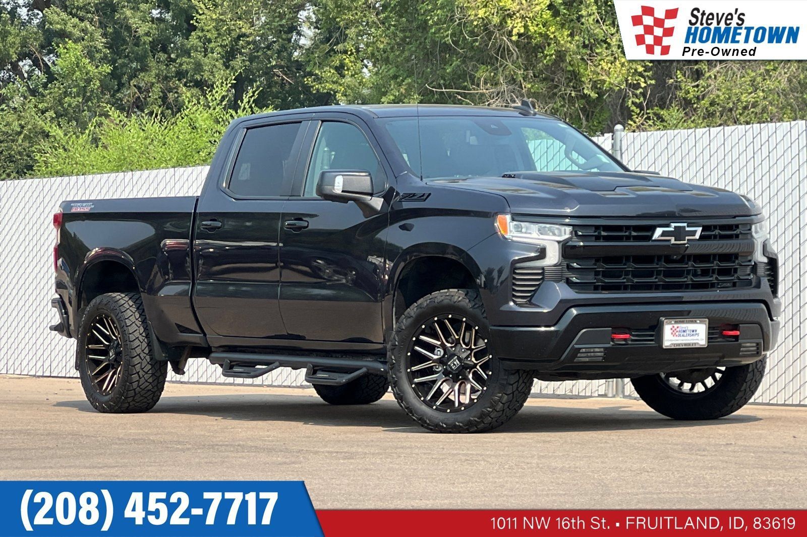 Used 2023 Chevrolet Silverado 1500 LT Trail Boss w/ LT Trail Boss Premium Package AWD/4WD image 1