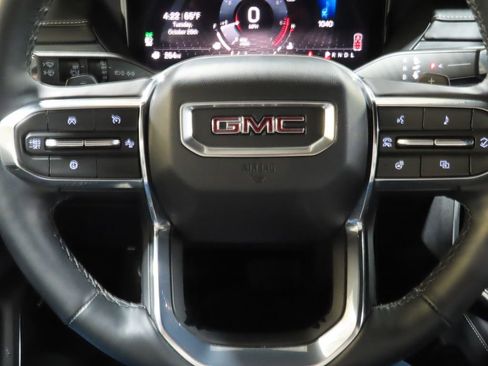 Used 2025 GMC Acadia Elevation image 14