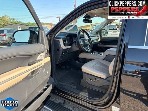 Used 2024 Ford Expedition Limited AWD/4WD image 9