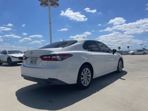 Used 2022 Toyota Camry LE image 2