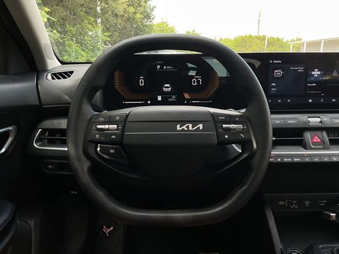 Used 2025 Kia K4 FWD image 31
