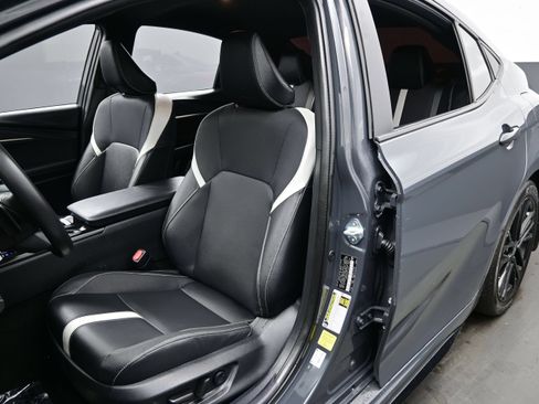 Used 2025 Toyota Camry SE w/ Convenience Package FWD image 12
