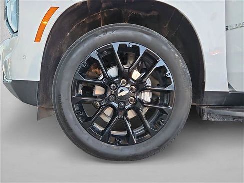 Used 2025 Chevrolet Suburban LS AWD/4WD image 25