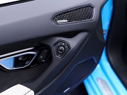 Used 2023 Lamborghini Huracan EVO image 44