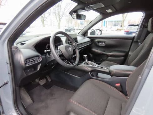 Used 2023 Honda HR-V Sport image 2