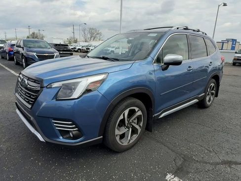 Used 2023 Subaru Forester Touring image 4